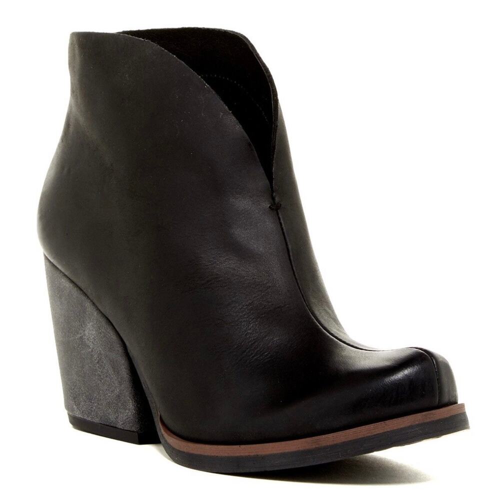 KORKS | Shamira V-cut Top Back Zipper Ankle Boots‎ Booties Black Leather | 8.5
